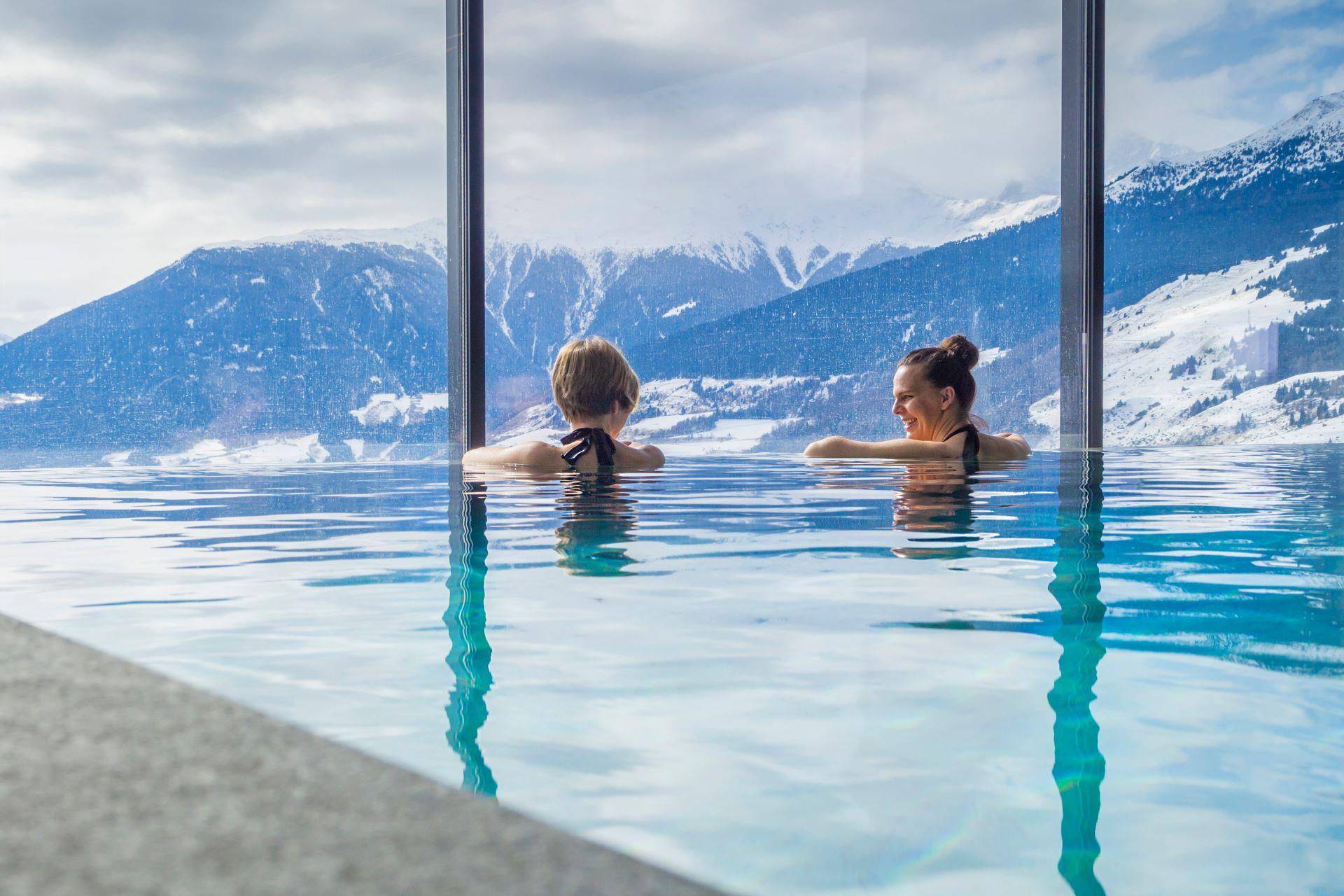 Infinitypool im Wellnesshotel Bayern mit Alpenblick
